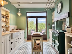 Kitchen- click for photo gallery